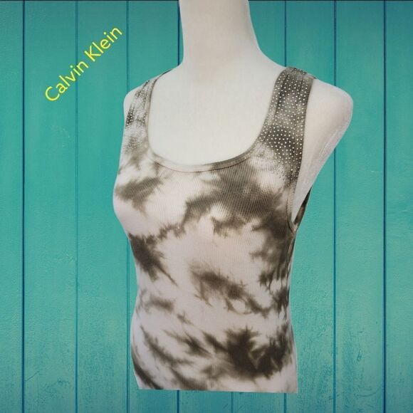 Calvin Klein   - Picture 2 of 8